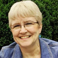 headshot: Annette Hyde